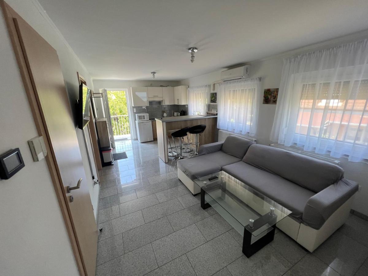 Mandula Apartmanok Бадачонтомай Екстериор снимка