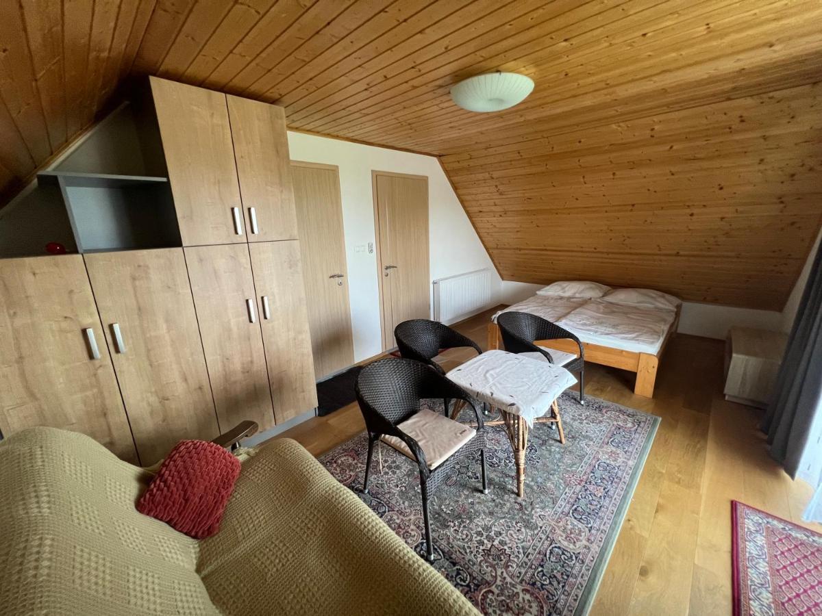 Mandula Apartmanok Бадачонтомай Екстериор снимка