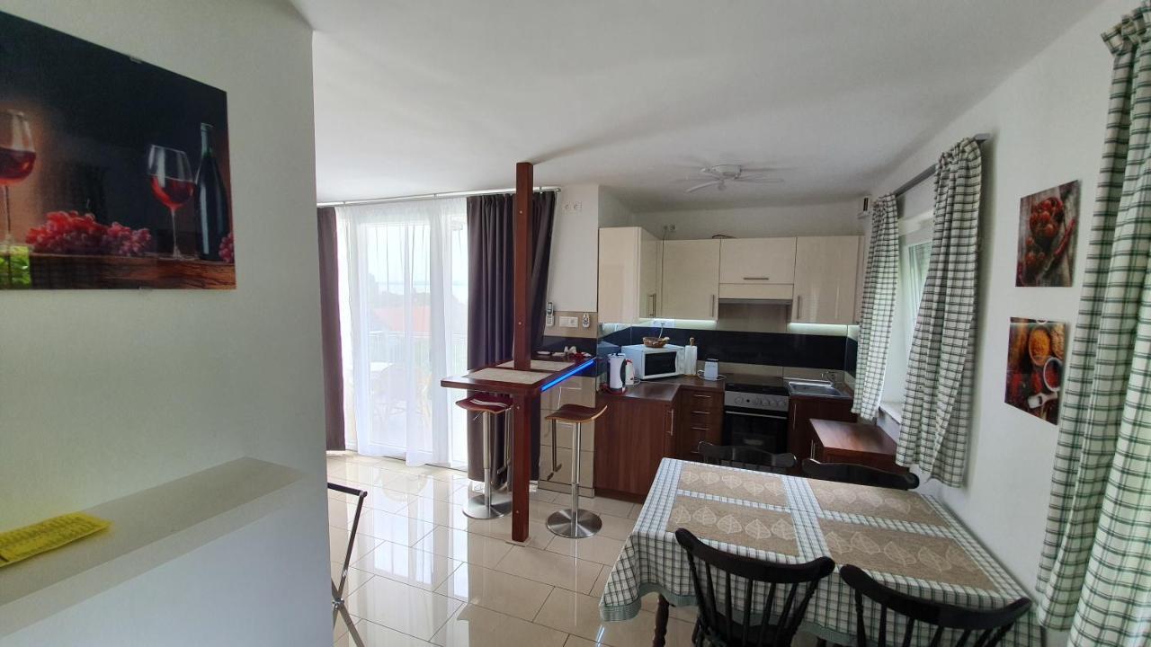 Mandula Apartmanok Бадачонтомай Екстериор снимка