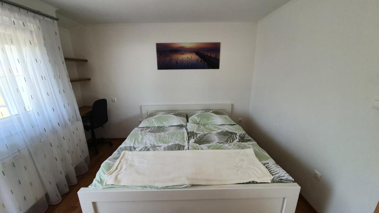 Mandula Apartmanok Бадачонтомай Екстериор снимка