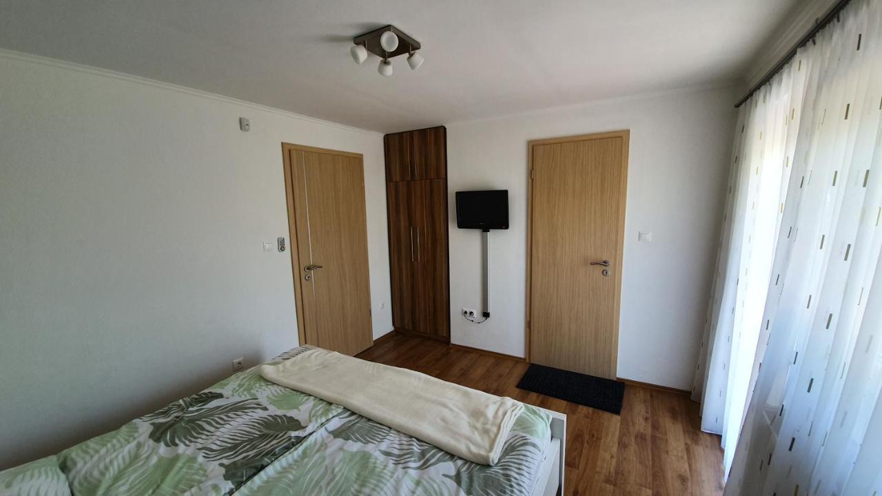 Mandula Apartmanok Бадачонтомай Екстериор снимка