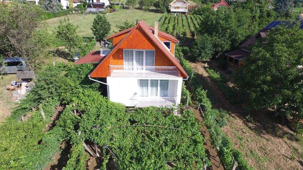Mandula Apartmanok Бадачонтомай Екстериор снимка