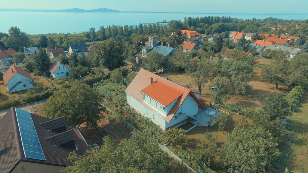 Mandula Apartmanok Бадачонтомай Екстериор снимка