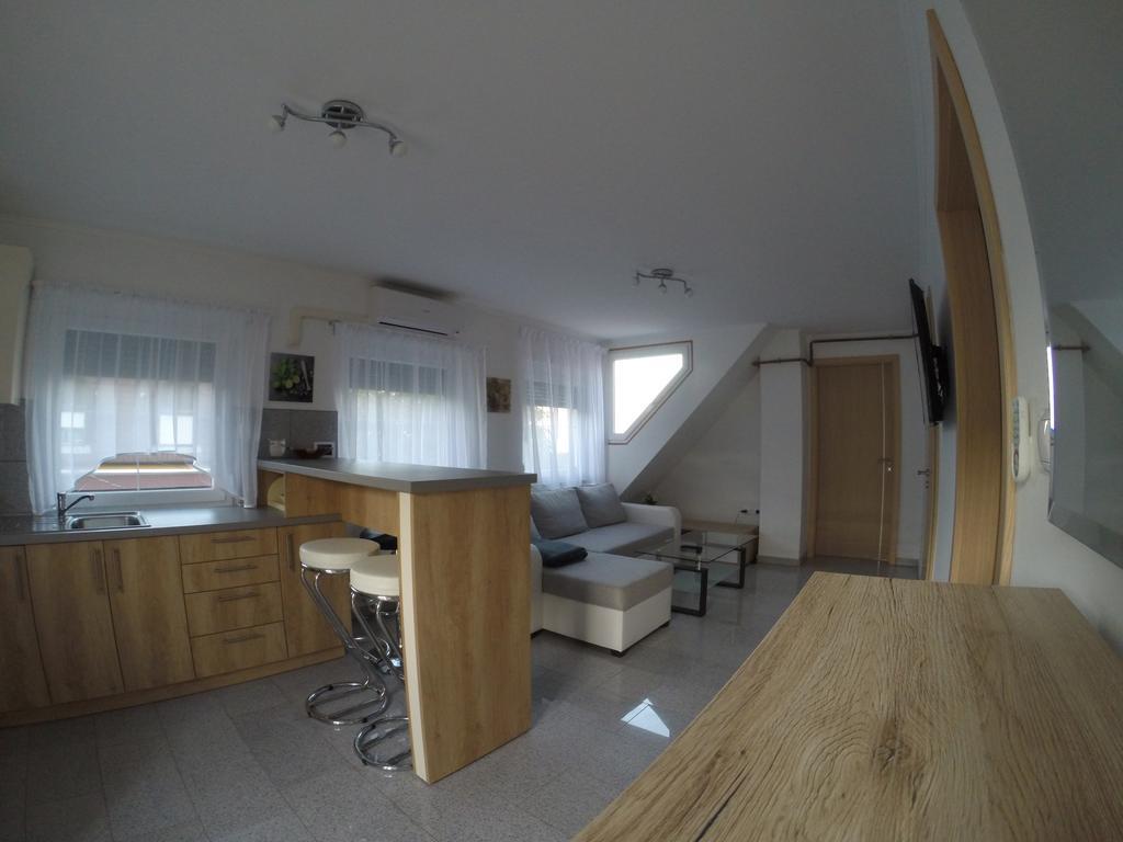 Mandula Apartmanok Бадачонтомай Екстериор снимка