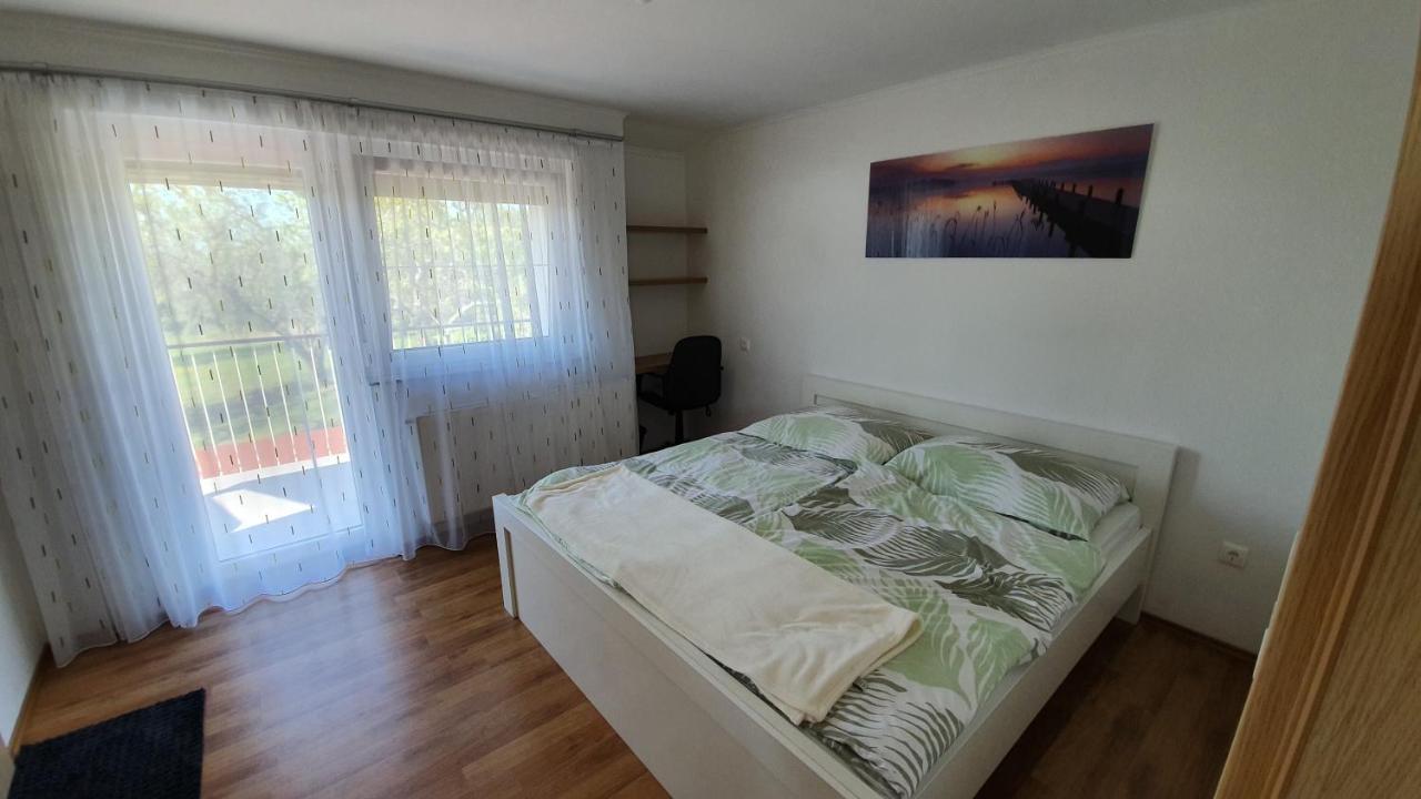 Mandula Apartmanok Бадачонтомай Екстериор снимка